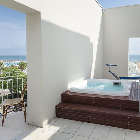 Hotel Ambassador ريميني المظهر الخارجي الصورة
