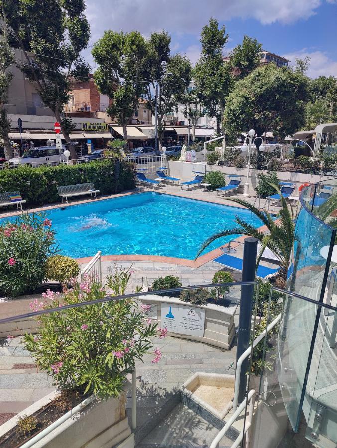 Hotel Ambassador ريميني المظهر الخارجي الصورة