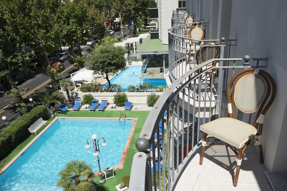 Hotel Ambassador ريميني المظهر الخارجي الصورة