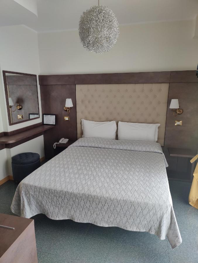 Hotel Ambassador ريميني المظهر الخارجي الصورة
