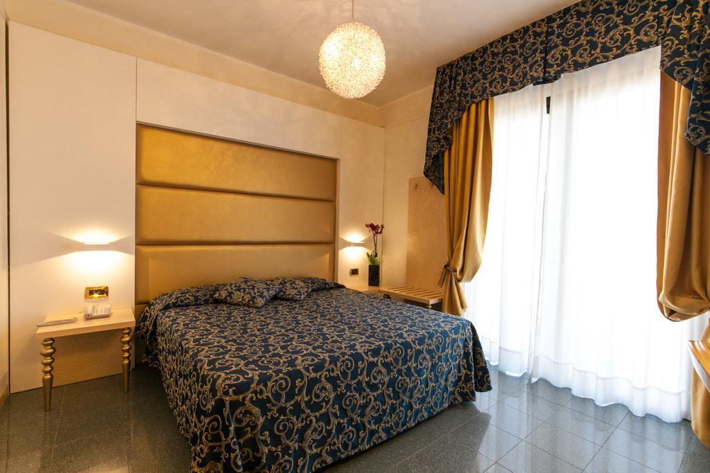 Hotel Ambassador ريميني المظهر الخارجي الصورة