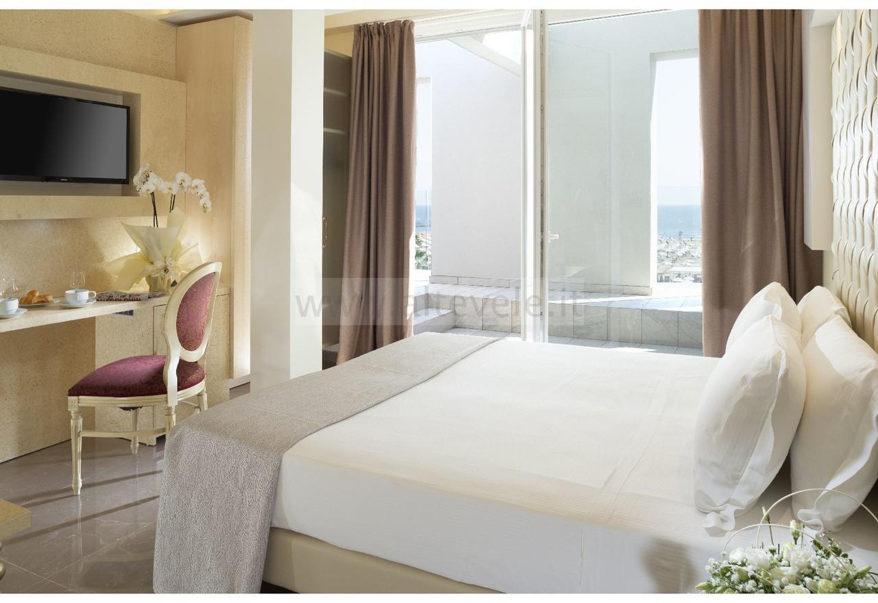 Hotel Ambassador ريميني المظهر الخارجي الصورة